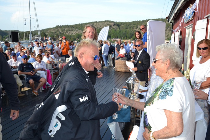 Prinsesse Astrid, fru Ferner delte ut premier til vinnerne. Foto: Christian Ruscettta